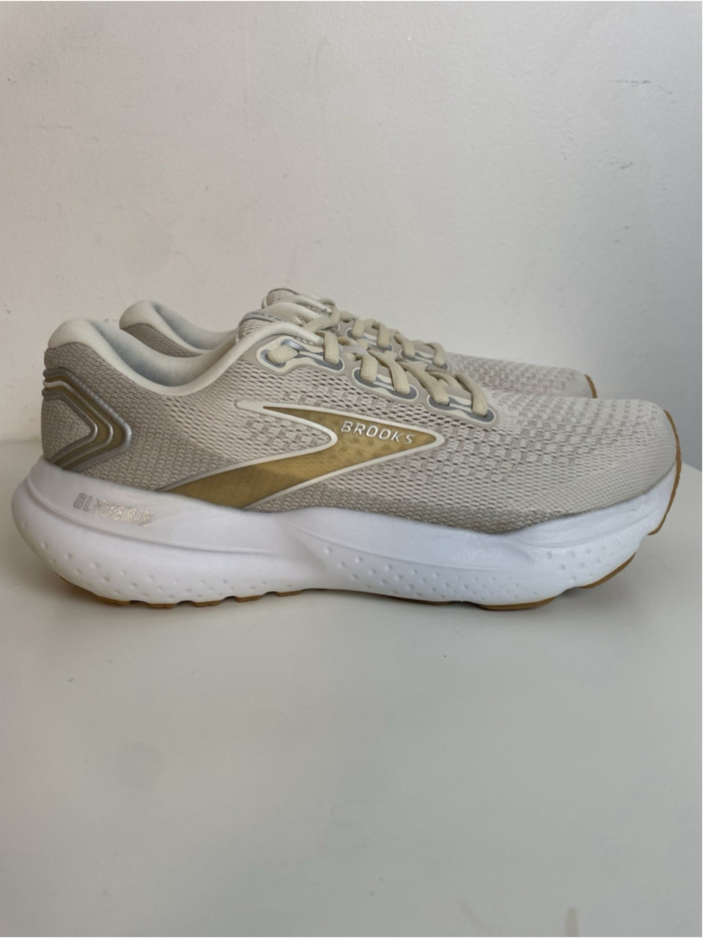 Brooks Glycerin 21 Running Shoes Mens Size 8 Medium D Cream Gold Sneakers
